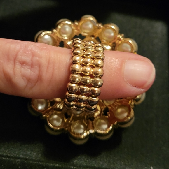 Pearl & Crystal Ring - Picture 3 of 3